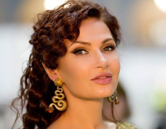 Эвелина Бледанс